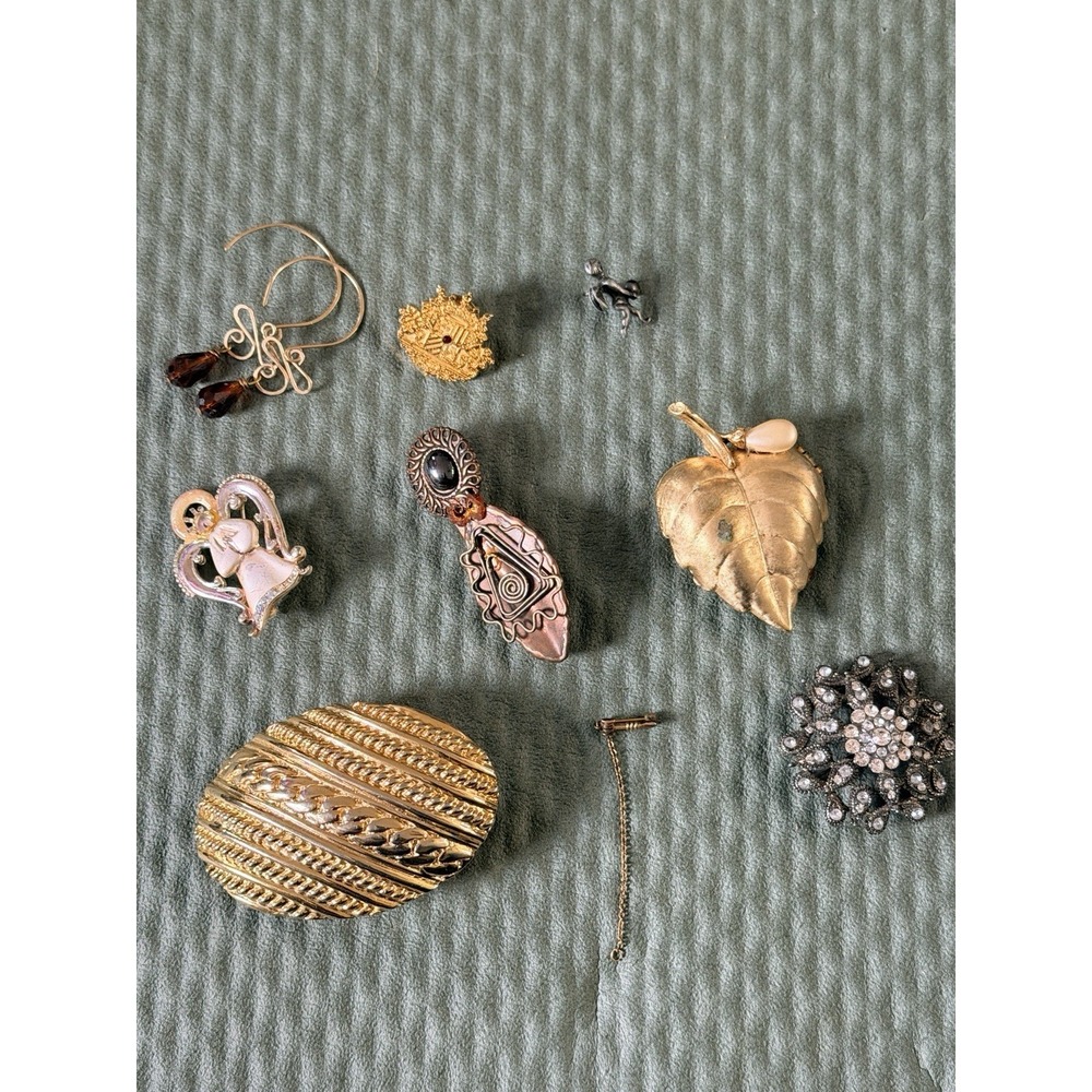 Vtg Broken DamageMixed Lot Brooch Pin Belt Buckle Various Sizes Most Signed 10pc